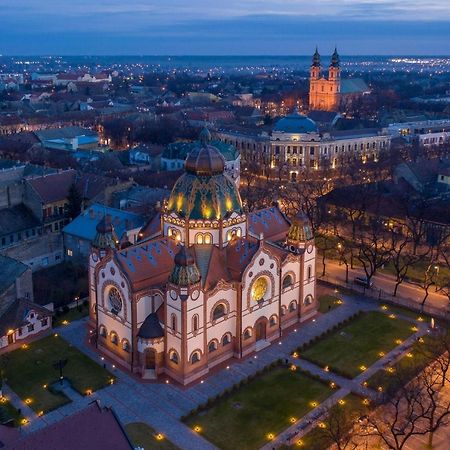 Lena Apartman Subotica Buitenkant foto